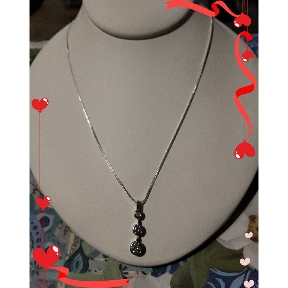 Pretty 925 Sterling Past Present Future 3-Stone Bezel Set Sim Diamond Necklace